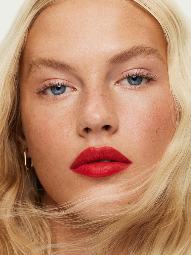 Piazza - Lip Sketch Hydrating Crayon - GLAM MODA