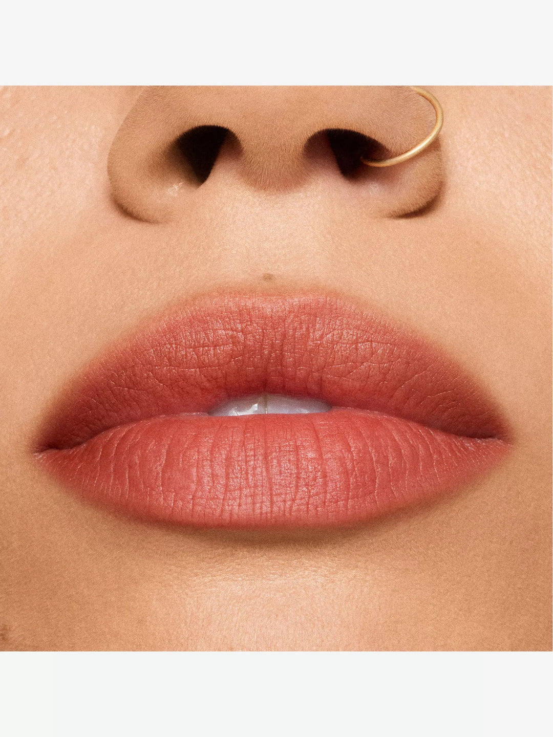 Powder Kiss Lipstick 3g - GLAM MODA