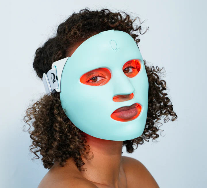 Refresh The Appearance Of Your Skin With Our Light Therapy Mask - Red Light Mask Q-Rejuvalight Pro - GLAM MODA