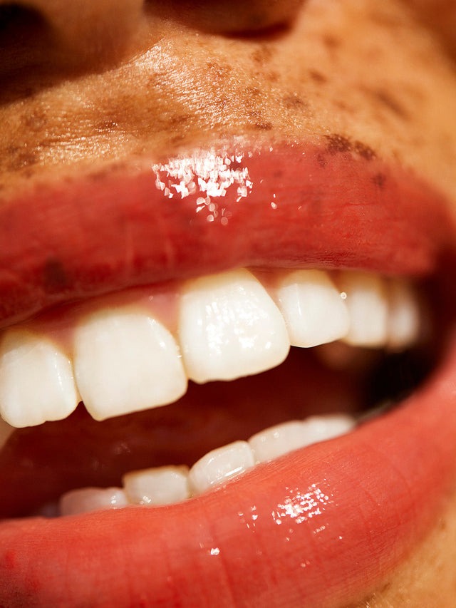 Saint - Balmy Gloss Tinted Lip Oil - GLAM MODA