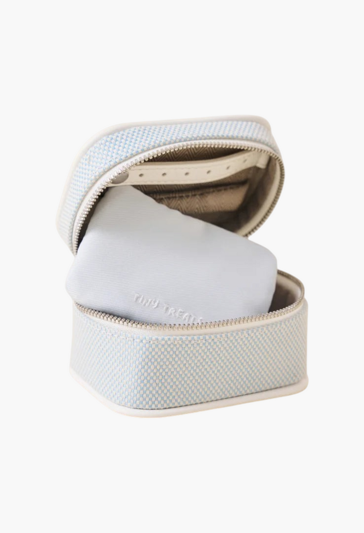 GLAM MODA mini jewellery case in blue and white checkerboard canvas with an internal pouch and ring storage.
