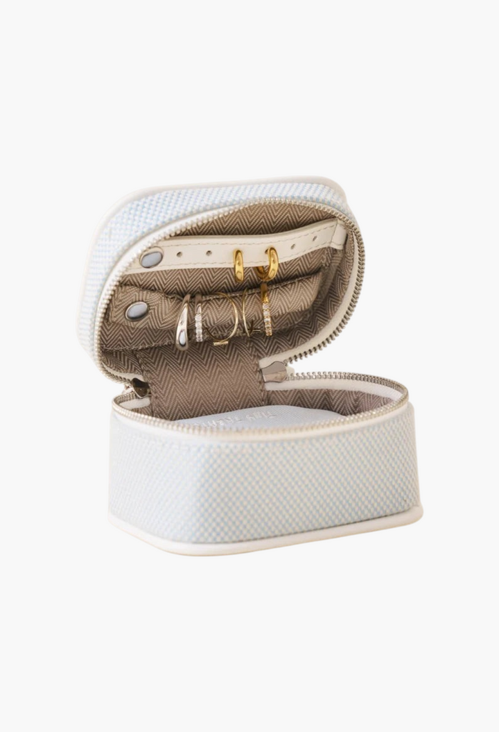 GLAM MODA mini jewellery case in blue and white checkerboard canvas with internal ring and earring storage