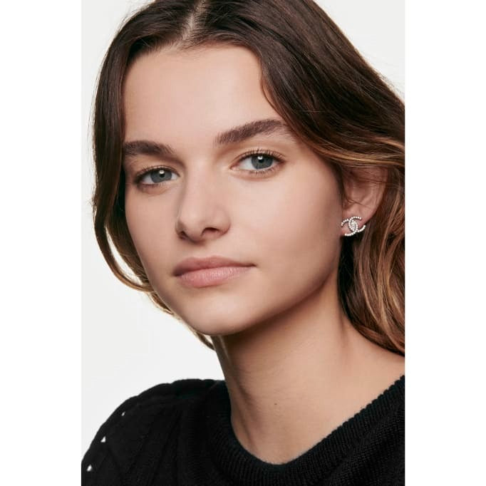 Ultra Le Teint Fluide Ultrawear - All-Day Comfort - Flawless Finish Foundation - GLAM MODA