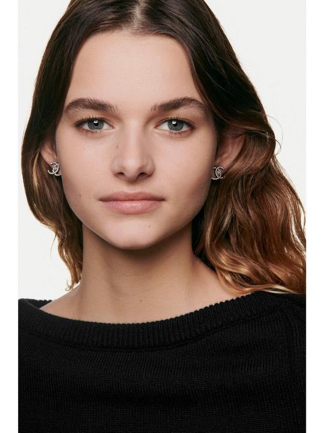 Ultra Le Teint Velvet Blurring Smooth-Effect Foundation - GLAM MODA