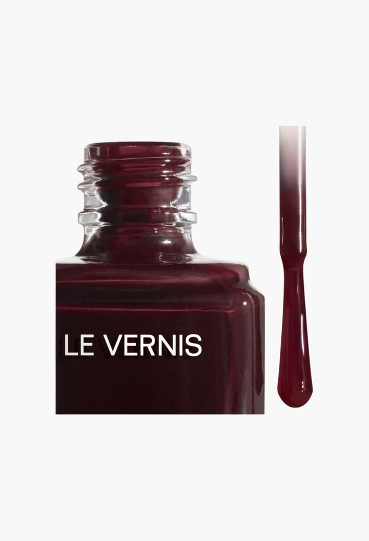 Le Vernis Rouge Noir