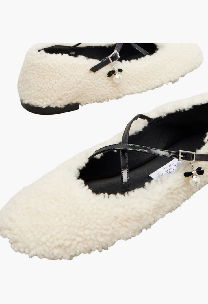 White - Eleri Shearling Ballet Flats - GLAM MODA