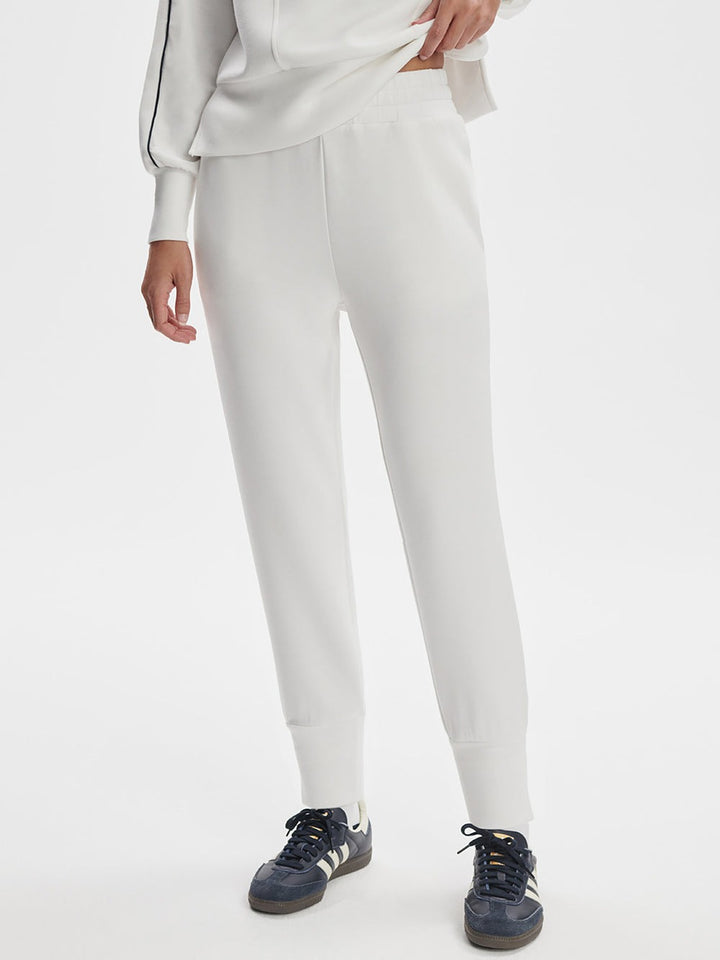 White - The Slim Cuff Pant 25" - GLAM MODA