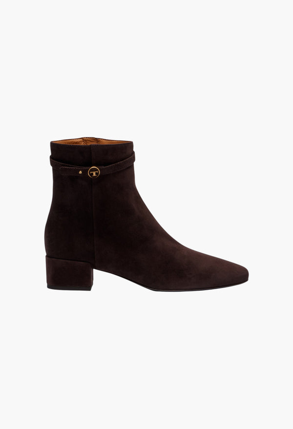 35 suede ankle boots