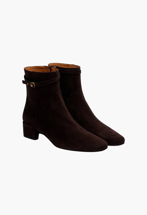 35 suede ankle boots