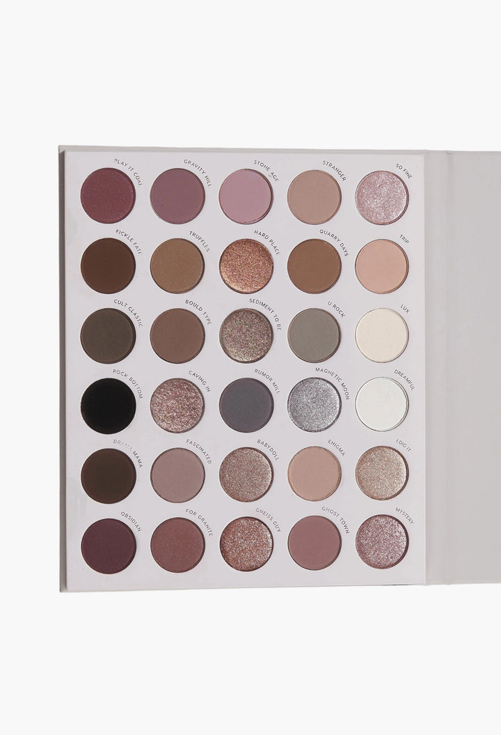 Stone Cold Fox - Cool-toned Eyeshadow Palette - GLAM MODA