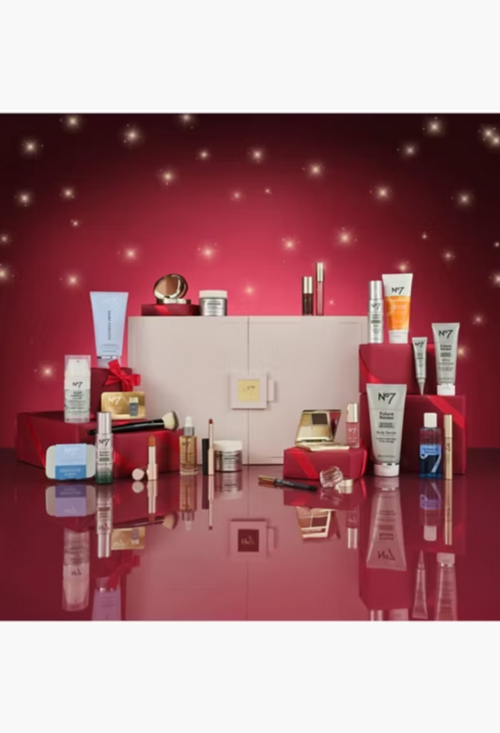 GLAM MODA No7 The Ultimate Beauty Advent Calendar featuring 24 full-size skincare and makeup products in a festive box.
