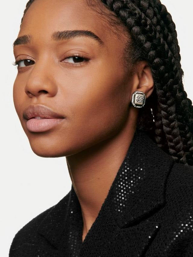 Ultra Le Teint Velvet Blurring Smooth-Effect Foundation - GLAM MODA