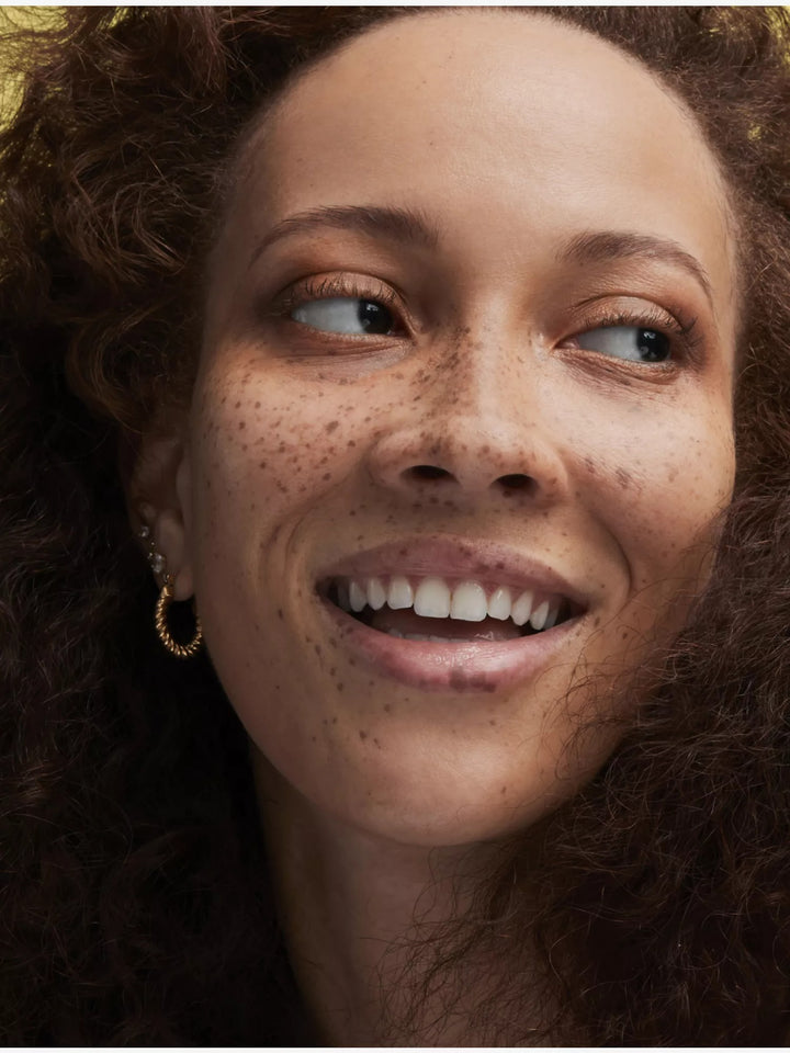 Studio Radiance Face And Body Radiant Sheer Foundation 50ml - GLAM MODA