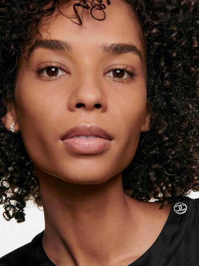 Ultra Le Teint Velvet Blurring Smooth-Effect Foundation - GLAM MODA