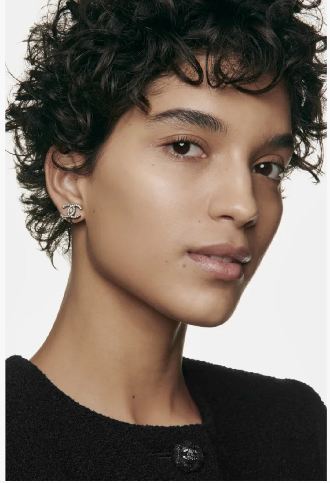 N°1 De Chanel Revitalising Foundation Illuminates - Hydrates - Protects - GLAM MODA