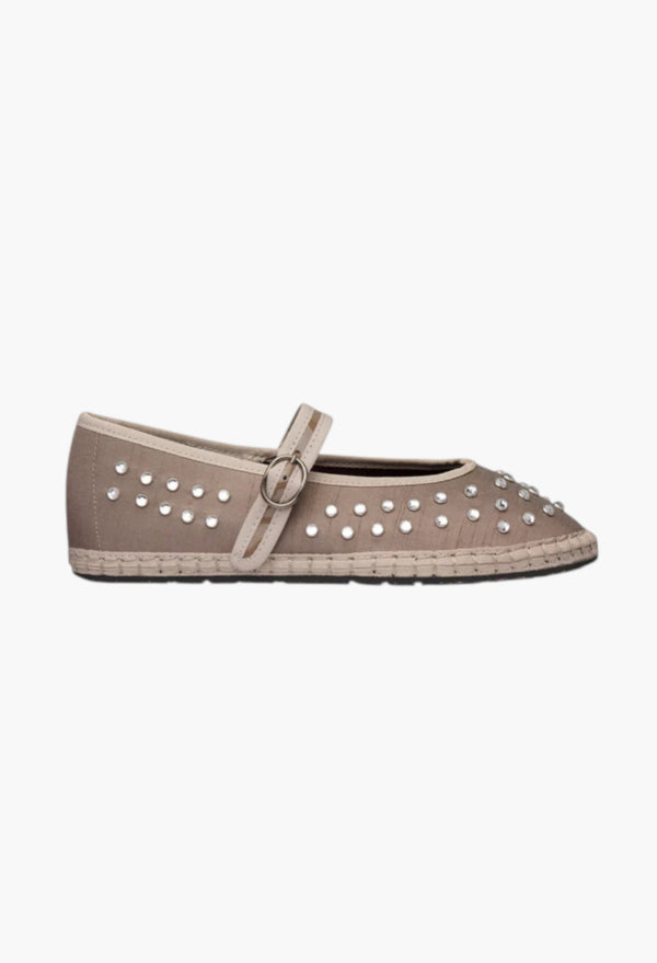Light Brown - Mae Gray