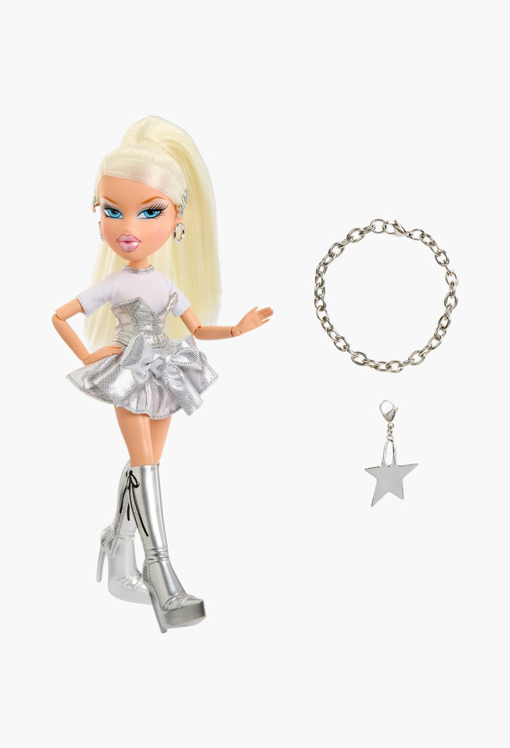 Bratz Charmz Cloe Fashion Doll With Collectible Charm Bracelet - GLAM MODA