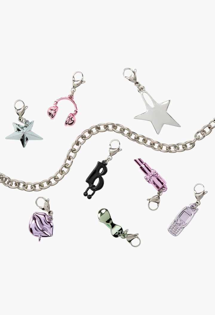 Bratz Charmz Cloe Fashion Doll With Collectible Charm Bracelet - GLAM MODA