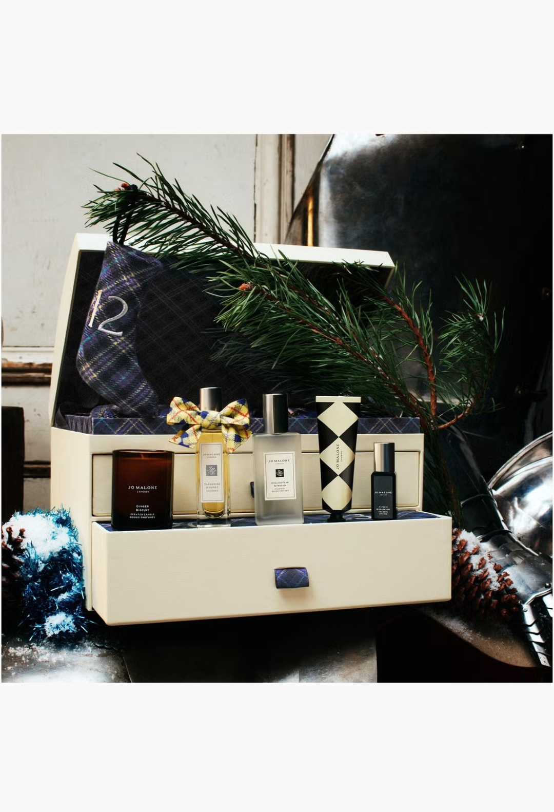 GLAM MODA Jo Malone London luxury fragrance advent calendar trunk with assorted colognes, candles, and body products