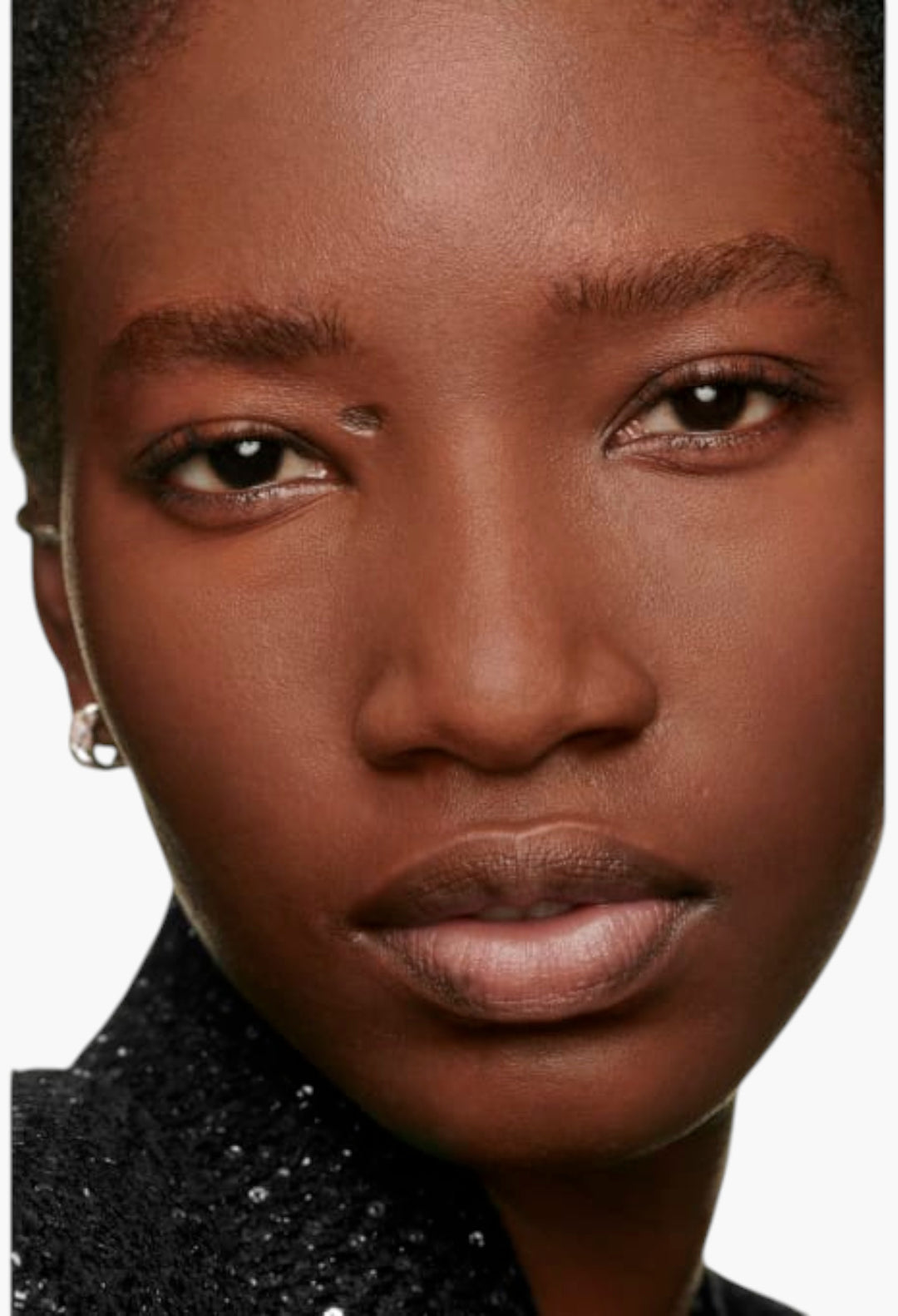 Chanel Les Beiges Healthy Glow Sheer Powder - GLAM MODA
