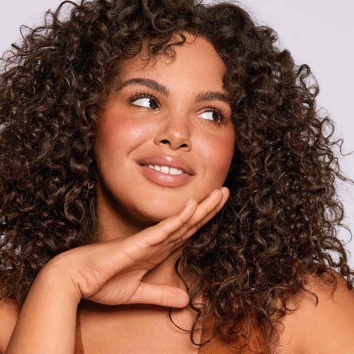 06 - Slip Tint - Lightweight Tinted Moisturizer With Hyaluronic Acid - GLAM MODA