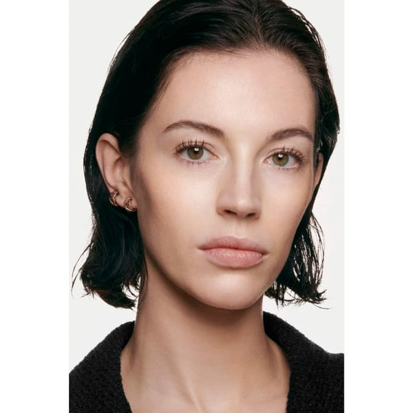 N°1 De Chanel Revitalising Foundation Illuminates - Hydrates - Protects