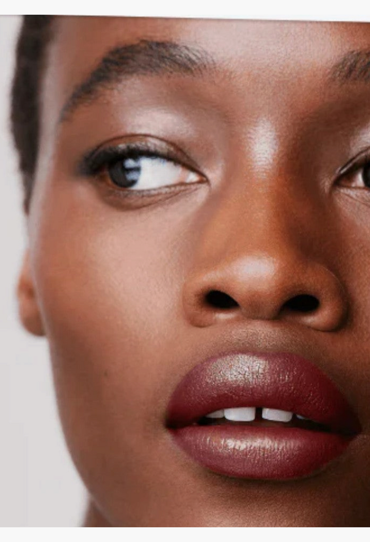 Play - Posh Lipstick Moisturizing Colour Lipstick - GLAM MODA