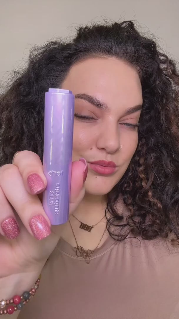 Shape Tape™ Blurring Concealer Stick