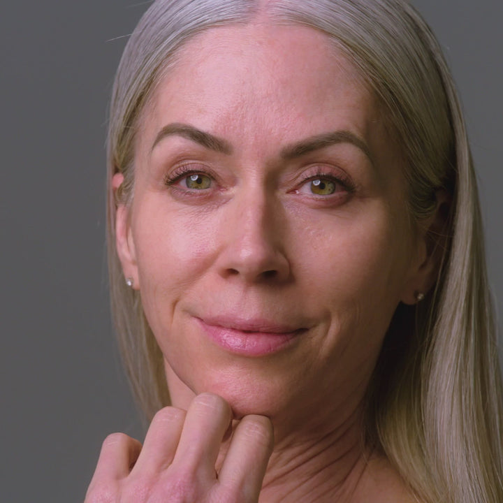 كونسيلر تريكلون™ سكين تيك المرطب والمزيل للانتفاخات 