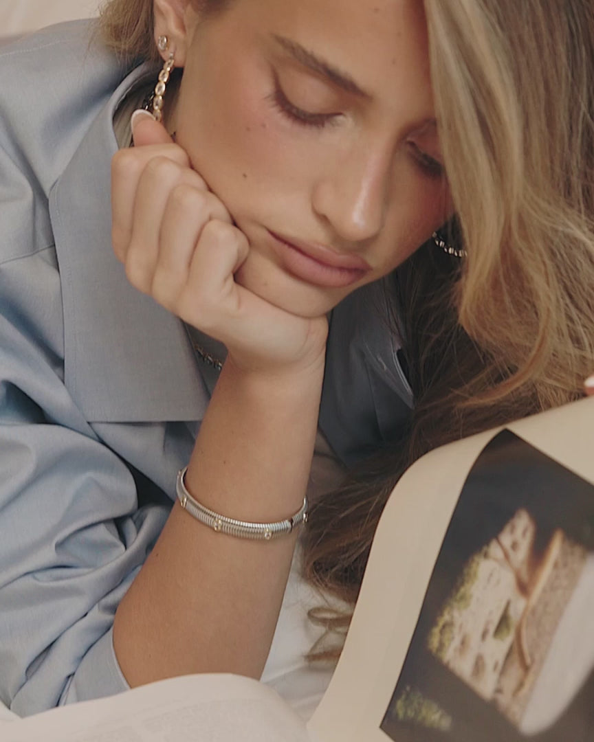 The Georgia Ridged Bangle - Gold