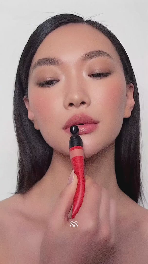 Glossy Lip Hue Hydrating Lip Shine with Hyaluronic Acid