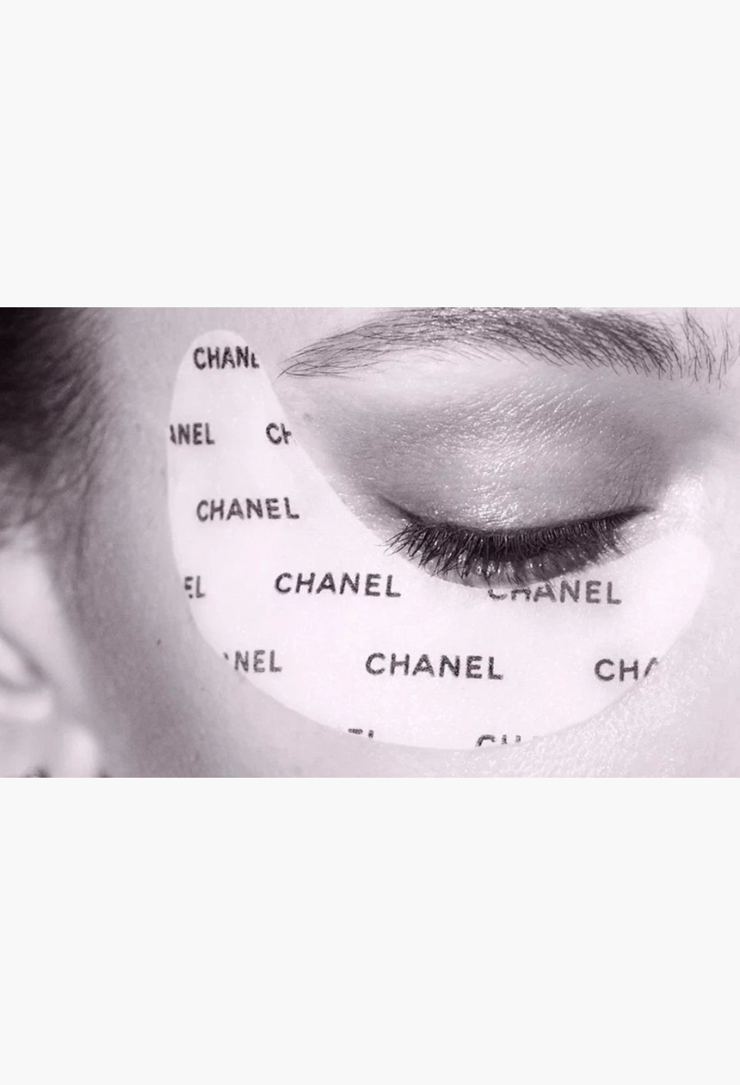 GLAM MODA Chanel Le Lift Flash Eye patch applied under a closed eye to reduce puffiness and fine lines